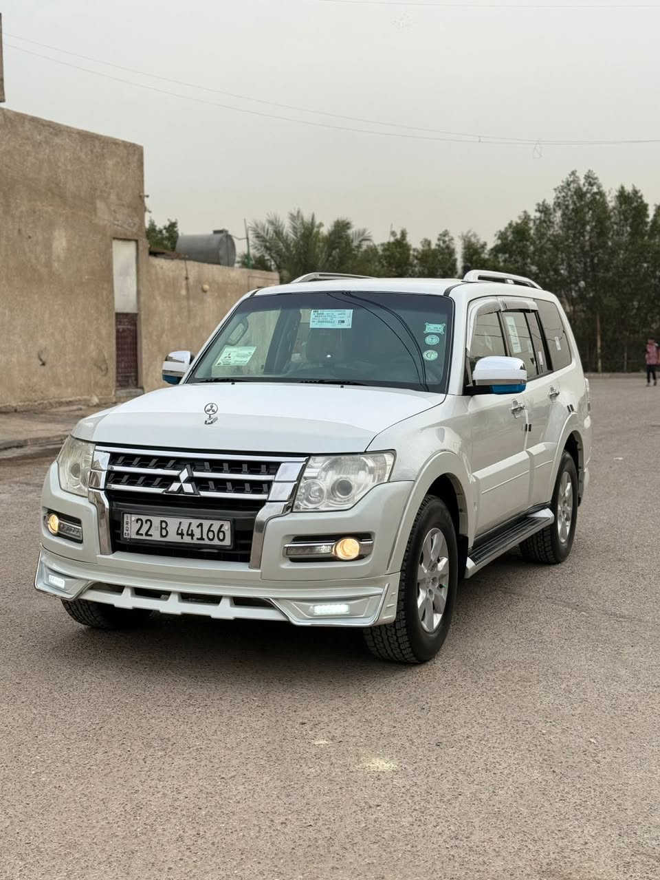 باجيرو 2016 صدفي سياره كفاله من الصبغ والضربه جديده كفاله من كلشي سياره وضع شركه ماشيه 90 حقيقي وعل فحص سياره جديده بمعنه الكلمه سياره كارتون صدر إمامي وخلفي جديد طسه معالجه من الشركه شرط ترايه يخبل مسويله كواتم بيبان سياره شرط لوك كامله مسويله سياره جاهزه من كلشي مواصفات 
دمامات سستم
بيبان جلد 
لايت زنون اصل 
8ايرباك 
7راكب 
دبل تحكم ستيرن 3
كأمره وحساس خلفي 
كأمره امامي اصل 
داخل صاج 
ويل 17 
محرك 3500 
مري شفط 
اشاير بل مري 
لد نهاري 
فوريل 4x4 سياره مواصفات معروفه 
رقم اربيل الجديد الدولي تحويل اني حاضر بسمي
العنوان بغداد حي النورين سعر 167 وبيها مجال بصيط  
الاستفسار ***********
