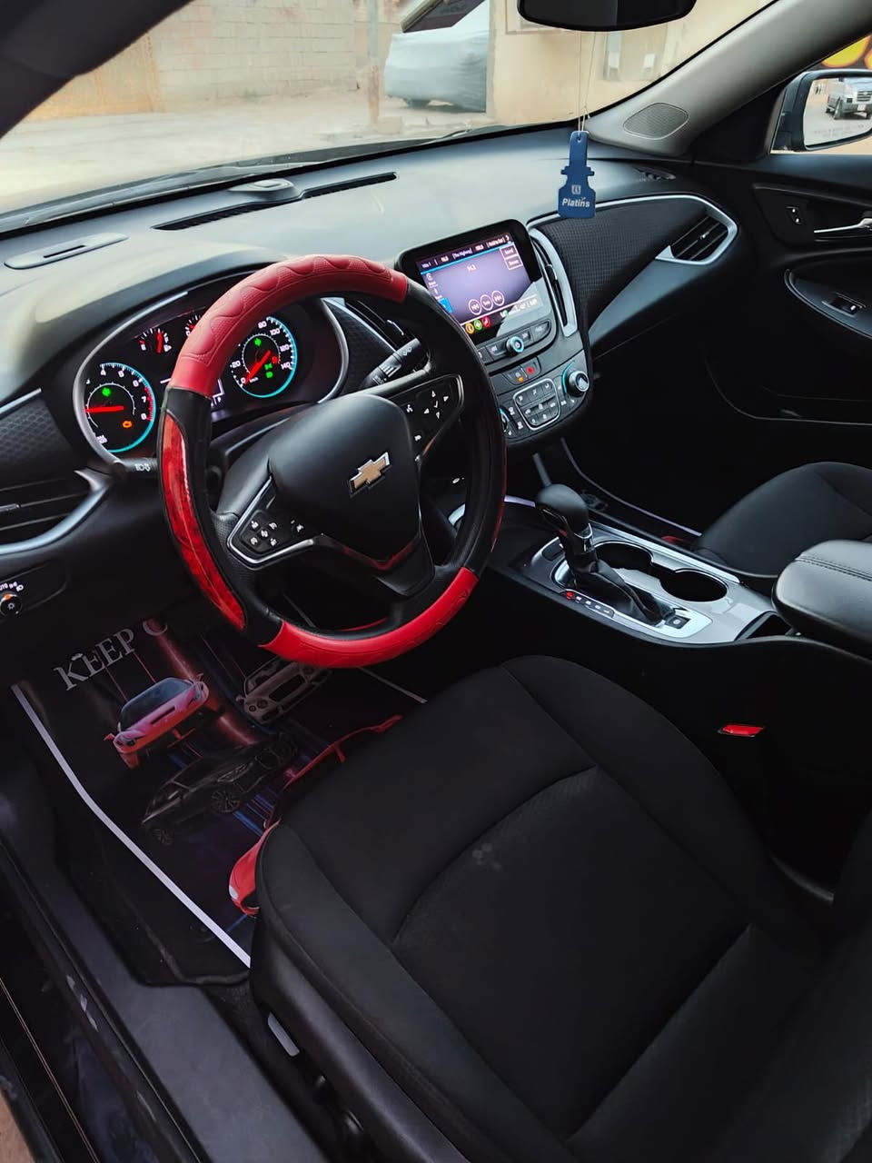 موديل 2023
نظام Lt 
لون كحلي 
نظام تشغيل عن بعد 
نظام السياقة  سبورت + العادي 
تشمل شاشة معلومات ترفيهية تعمل باللمس، وبدعم نظام Apple CarPlay و Android Auto.
فيها نظام المساعدة على البقاء في المسار.
تفويلتها كله بانزين محسن 
طخم تايرات جديد قبل شهر 
حادثها راجع على البارد بدون تبديل اي قطعة 
والا اير باك مال الستيرن طاك فقط 
السيارة مال بيت كلش حلوه ونظيفة 
الاستفسار واتساب ***********
