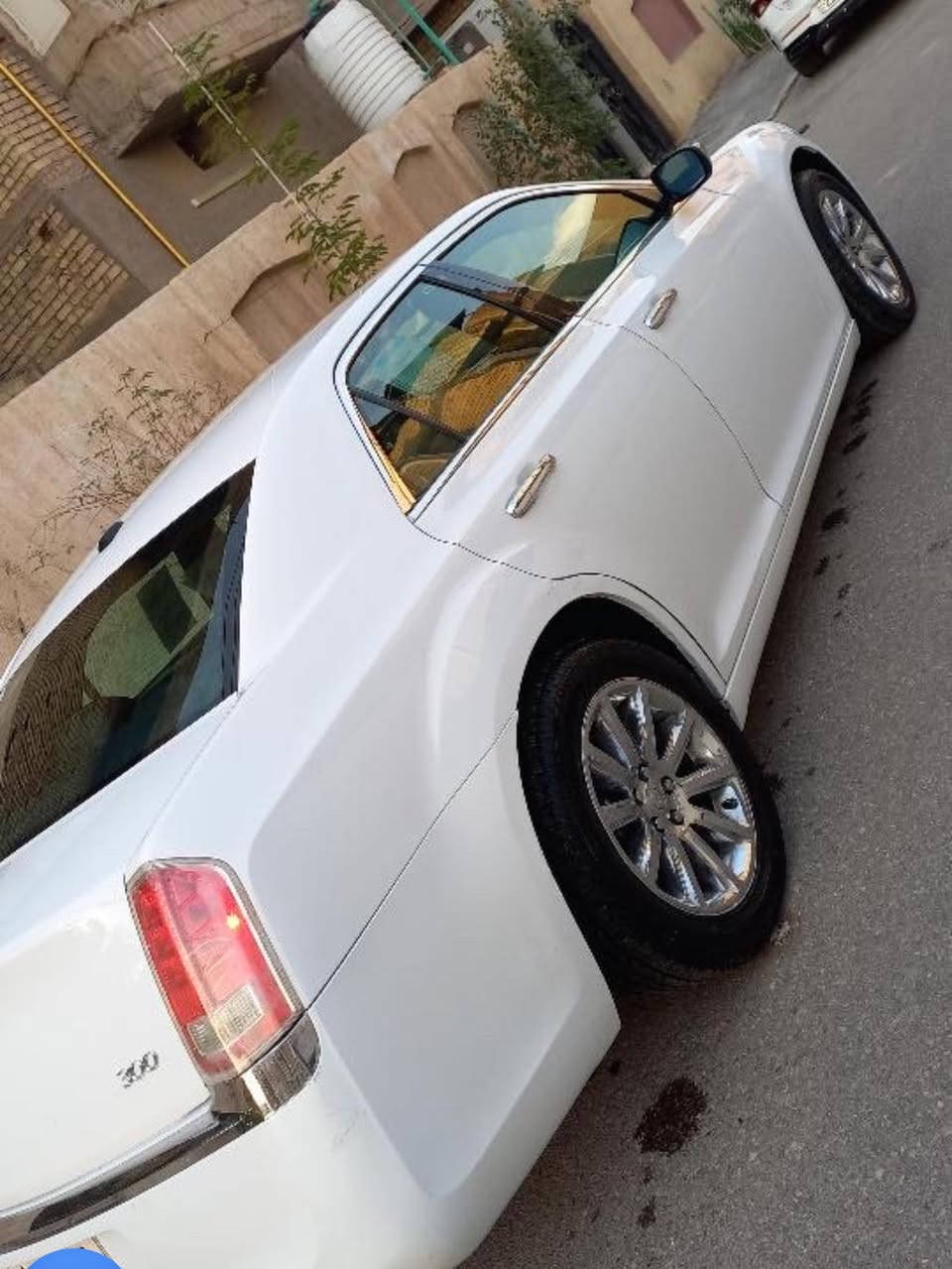 سلام عليكم لبيع اوباما  موديل 2012 كنديه كفاله عامه ما عده بارد شويه بسيط رقم دهوك منتهيه سنويه ويل كروم سياره جديده شاشه جبيره كير طياره فول عده الفتحه مكانه بصرة شراي يتصل بي خير ويدلل ***********
