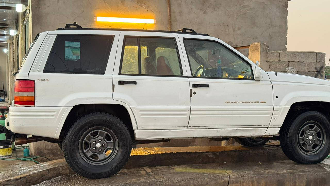 جيب كراند شيروكي 1996
محوره محرك وكير بطة vvt خير من الله 
43وبيهه مجال ***********
