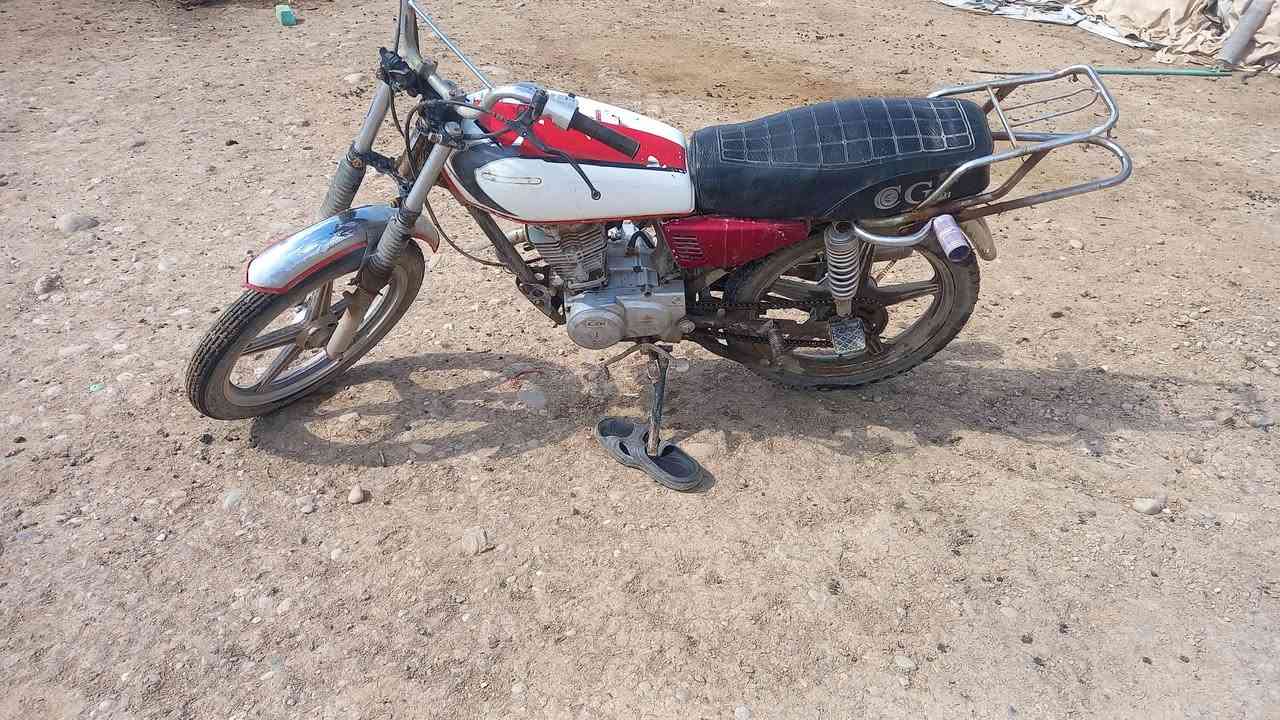 ماطور للبيع يراني اربعه كير اسعر ٢٠٠  ##***********
