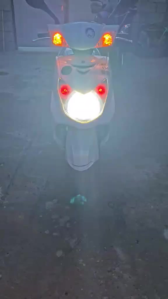 السلام عليكم
دراجه سكنس فحل 
الدراجه خير من الله شلعه ومعدل 
الدراجه نازله رمبه شهر ال ١١ تخم تاير جديد 
السعر 1150 وبيها مجال مكاني ديالى بعقوبة 
*********** اتصل وتدلل
