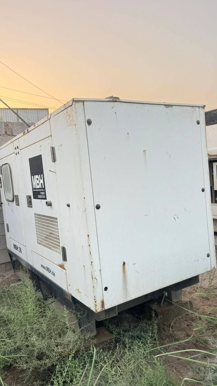 مولد ٣٦ كيفي نظيف جدا جدا مامصلح كاتم  مكانه ناصريه ت *********** السعر ٤٥ ورقه
