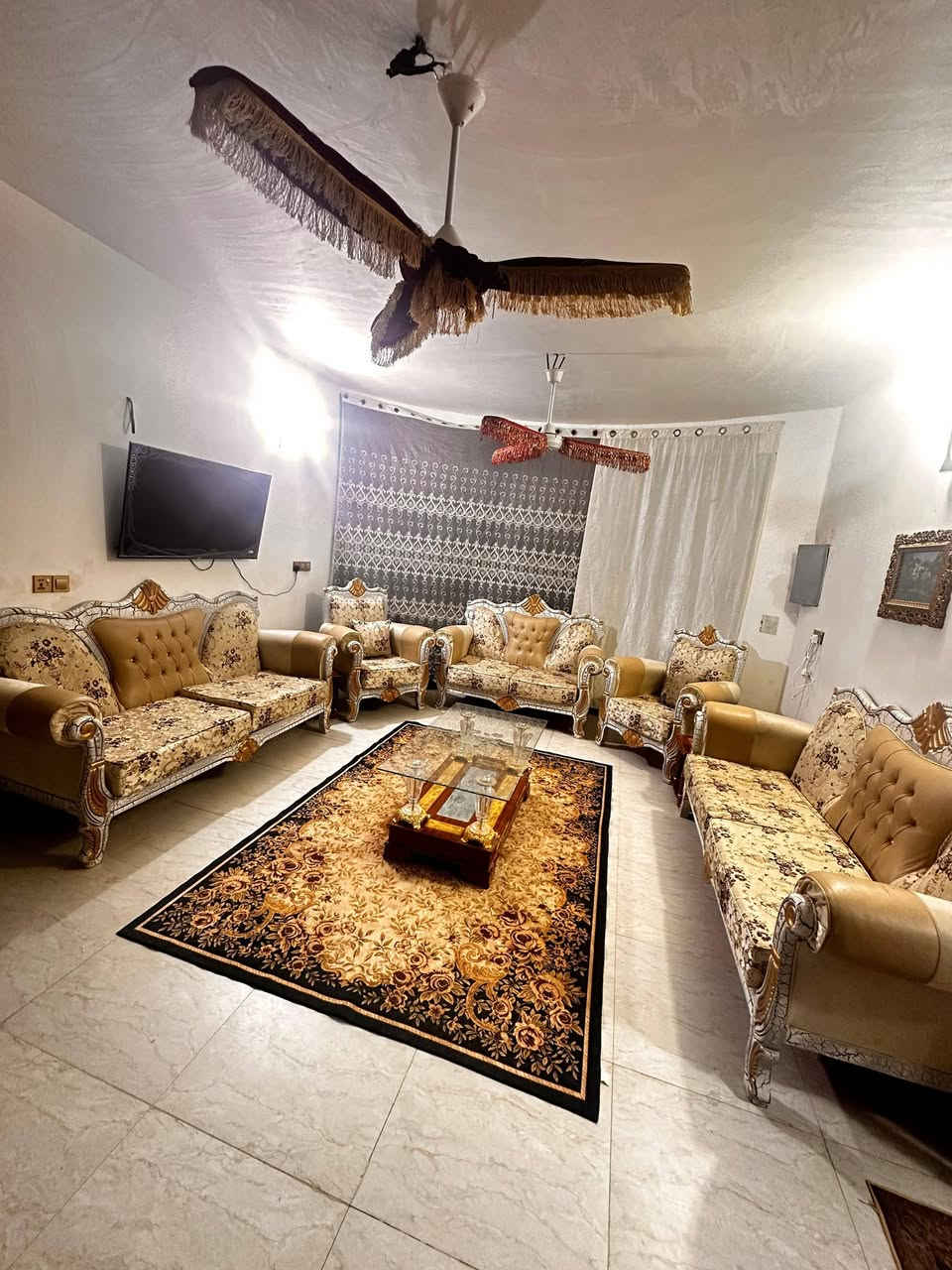 السلام عليكم تخم زان مستخدم قليل جدا  نظيف للبيع السعر650
للاستفسار اتصلعلى الرقم ***********
