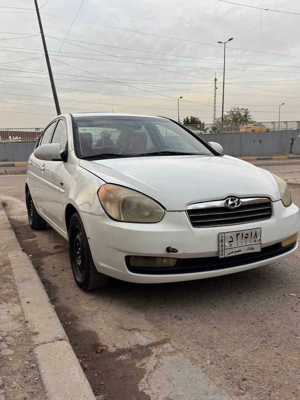 السلام عليكم اكسنت موديل ٢٠١١ مقدس للبيع السياره جاهزه كيرومكينه مكفولات صدر جديد تبريد ثلج مكفوله من الضربه جاهزه من كلشي سونارها موجود ويه الصور السعر ٩٣ وبيها مجال مكان بغداد الحريه للاتصال ***********
