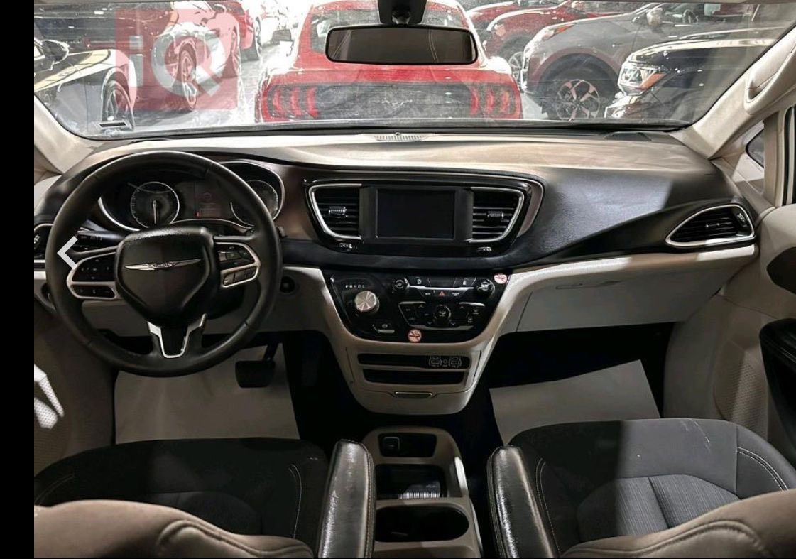 السلام عليكم  
🚦🚦🚥 ارخص باسفكا بالعراق  🚥🚦🚦

🥊 للبيع كرايسلر باسفيكا فيوجر 
🥊 وارد امريكي 

🥊الحادث تبديل باب خلف السكن وكالة وصبغ نص قطعة من باب السكن ( يعني قطعة تبديل وقطعة صبغ )

🥊 الموديل ٢٠٢٢   مرقم كامل رقم اربيل باسمي
 ايرباك بردة فقط راجع سستم 

🥊ماشيه ٣٦ الف مشي امريكا وحاليا ٣٩ الف 
السيارة جديدة لوك 

🥊محرك 6 سلندر 3600

🏓🏓المواصفات 🏓🏓
٢- رادار امامي 
٣- لايت زنون 
٤- حساس خلفي 
٥- بصمه 
٦- بصمه ابواب 
٧- تشغيل عن بعد 
٨- الابواب كهرباء تفتح وتسد بريمونت
٩- كشن امامي  كهرباء 
١٠- كامره خلفيه دوارة 
١١- شاشه 
١٢- ابواب الجانبية كهرباء 
١٣- الصندوك كهرباء شفط
١٤- ثلاث قطع تبريد 
١٥- كشنات منفصل سياحي 
١٦- فول تحكم ستيرن 
١٧- سايد بريك بصمه 
١٨- الكشنات تدفئة
١٩- ستيرن تدفئة
٢٠- اوتو ستوب
٢١- مانع تزحلق
٢٢- تحديد مسار
٢٣- ابواب كهرباء 
٢٤- بردات بالابواب بلاديه 
٢٥- حساس الامطار اوتو 
٢٦- 7 مقاعد مريحة – ترتيب 2+2+3
٢٧- كراسي صف ثاني قابلة للطي (Stow 'n Go)
 ٢٨-شاشة
بلوتوث – USB – أبل كار بلاي / أندرويد أوتو
تحكم كهربائي بالمرايا والنوافذ
نظام تكييف أمامي وخلفي مستقل

🚘🚘البجم كبس ع قفلة الشركة بلادي 🚘🚘
مكان السيارة بغداد - الاعظمية 

🌺🌺السعر $$ 222 $$ ورقة 🌺🌺

للاستفسار اكثر ***********
