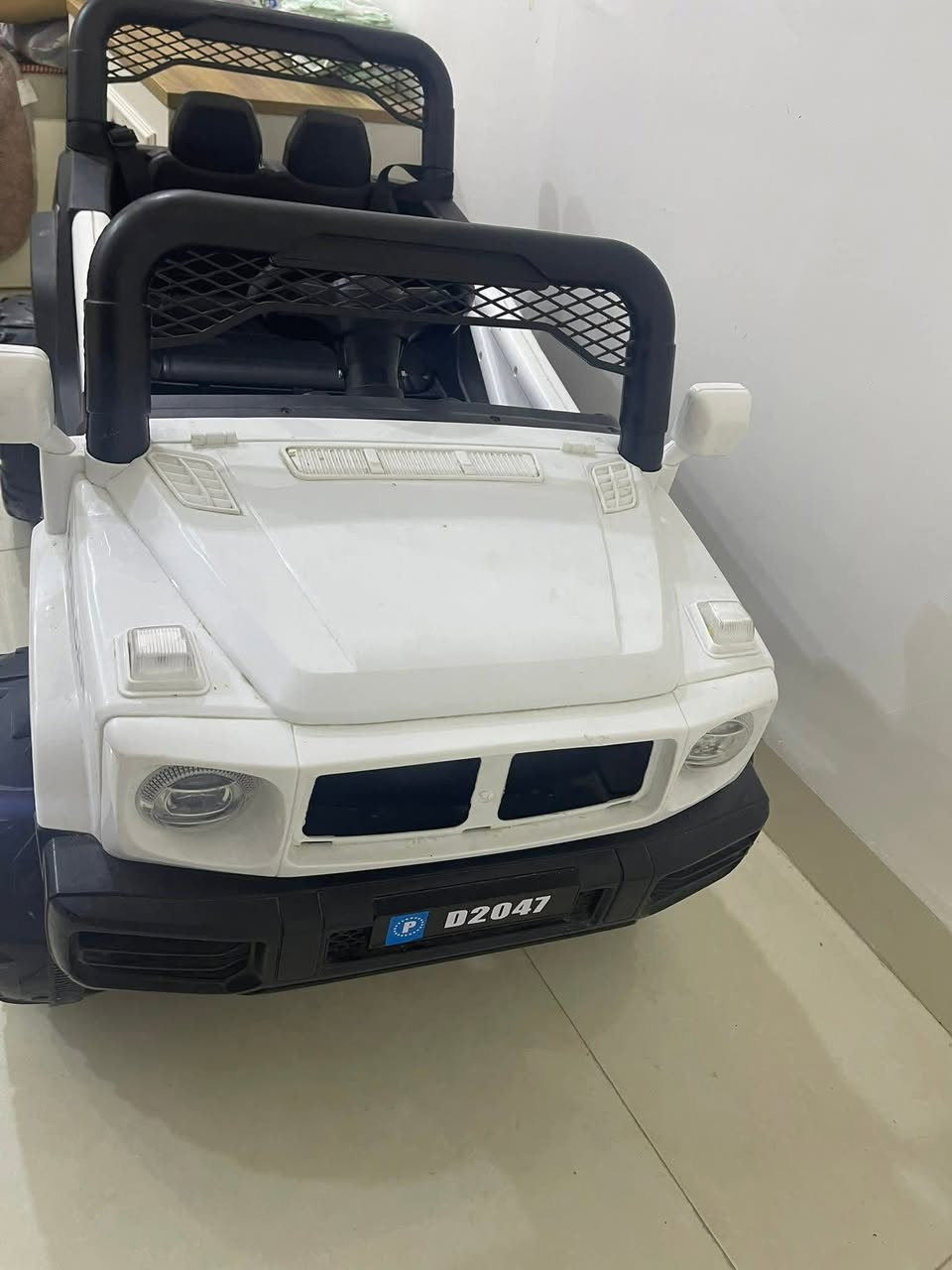 سلام عليكم 
سيارة شحن استخدام اقل الشهر جديده  للبيع بسعر ١٥٠  مع شاحنه مع الريمونت تحكم  تتشغل بيهه اغاني 
طفلين يصعدون بيه  مابيه نقص او ضرر مطالعه شارع فقط بالبيت الشراي يدخل خاص وبيه مجال للشراي


**إذا كنت صاحب هذا الإعلان وتريد حذفه لأي سبب، رجاءا أرسل رسالة إلى الدعم الفني**