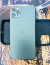 ايفون ١١ برو ماكس • فيس ايدي متوقف • بطارية ١٠٠