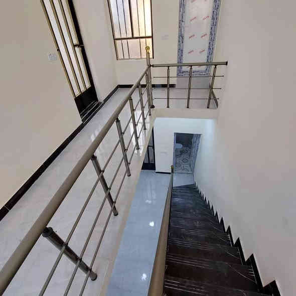 📍 بيت للبيع – فرصة ذهبية للسكن والاستثمار!
🏢 شركة الجود للوساطة العقارية

للبيع دار زراعي – سند ٢٥ جاهز للسكن، موقع هادئ وراقي… بيت نظيف ومتكمل ومناسب للعوائل الباحثة عن الراحة والمساحة الإضافية 🌿

✨ تفاصيل العقار:
🏡 المساحة:

مساحة بناء ٧٥ متر

ويّاها ١٥٠ متر تشجير مثبت بالسند (حديقة جاهزة للتشجير والزراعة)

🏠 مواصفات البيت:

طابق ونص

غرفتين نوم

٢ خدمات صحية

مطبخ

خدمات كاملة ١٠٠٪

💡 البيت جاهز للسكن الفوري بدون صيانة، ومناسب للعائلة اللي تدور على الهدوء والمساحة والخصوصية.

📞 للاتصال فقط: ***********
💬 للاستفسار واتساب: 077502

---

🔥 لا تفوّت الفرصة!
العروض المميزة ما تبقى طويل… احجز موعد للمعاينة الآن وشوف البيت بعينك. الجودة تِشهَد بنفسه

#بيت_للبيع #عقارات_العراق #عقارات_بغداد #شركة_الجود #وساطة_عقارية
#بيع_وشراء #بيت_فرصة #دار_للبيع #عروض_العقارات #حديقة #سند25
