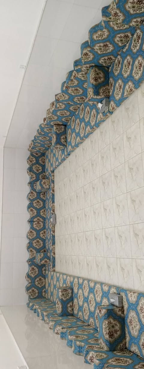للبيع جلسه عربيه خليجي الطول ٢٠ متر اسفنج مضغوط جديده السعر الاتصال ( *********** )
