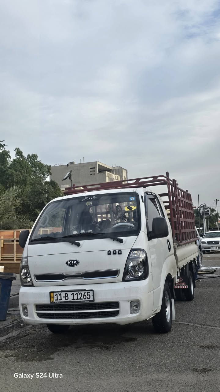 سلام عليكم كيه عموشه موديل ١٣ سياره شوفت عينكم بيهه بدي مصبوغ اني صبغته سياره كير محرك اكسل دوشمه ارضيه وكشنات وكاعيه السياره ربع ما اذب عليهه كله خير من الله سعر ١٠٣ وبيهه مجال قليل ***********
