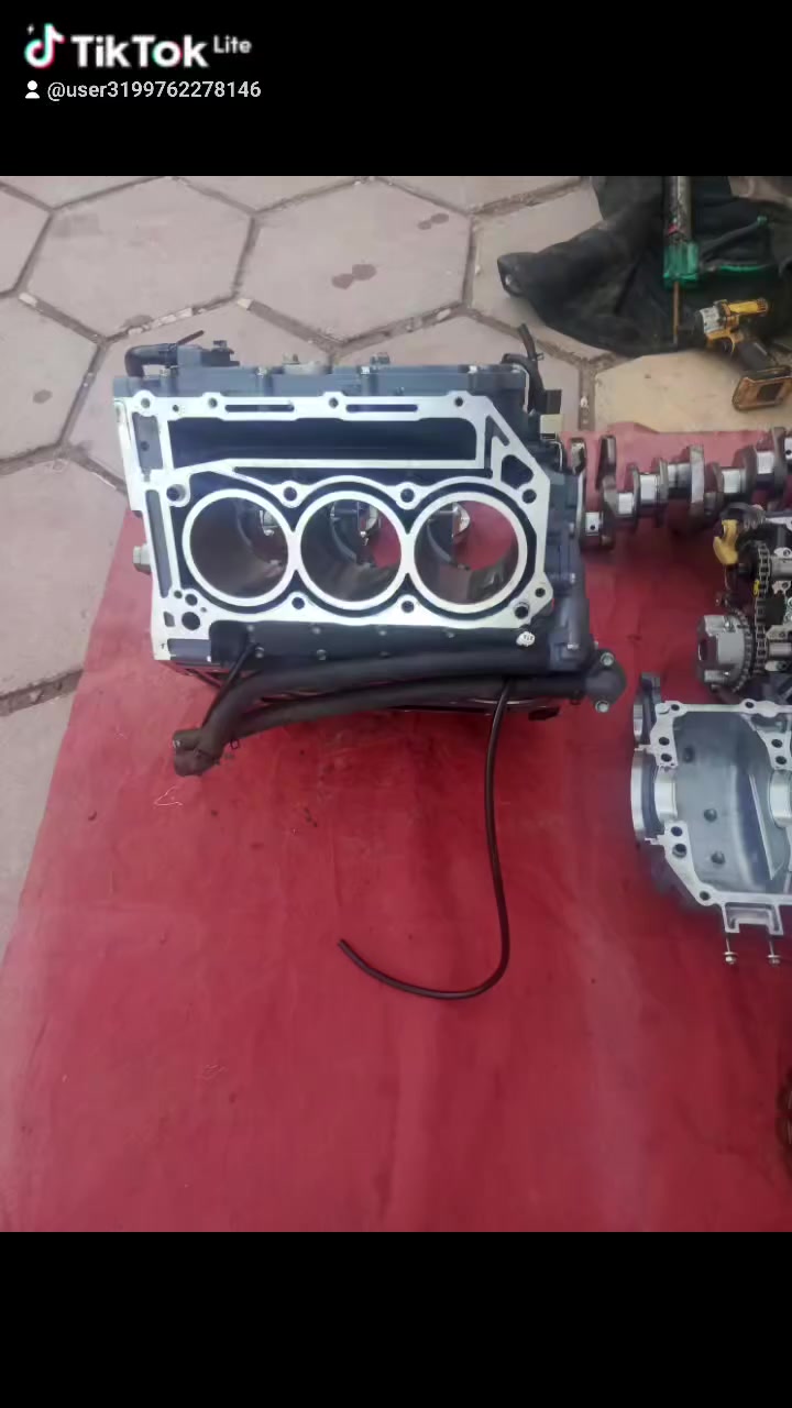 تم سيرفز المحرك نوع DF سازوكي حجم 250 hp موديل 2025نظام 4ستروك هشام السلمان لتصليح وتجهيز كافة الزوارق ***********
