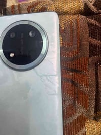 هونر اكس 9 سي طبعاً جهاز غني عن التعريف مستعمل شهرين اي عيب ما بيه فقط...