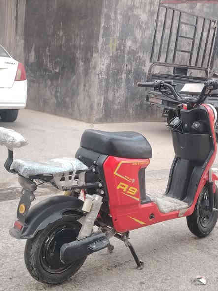 ماتور شحن R9 للبیع مودیل 2025 العقل و البطاریه شرط،والسله موجود ویاها،وسعر 400.000 بیمجال رقم ***********
