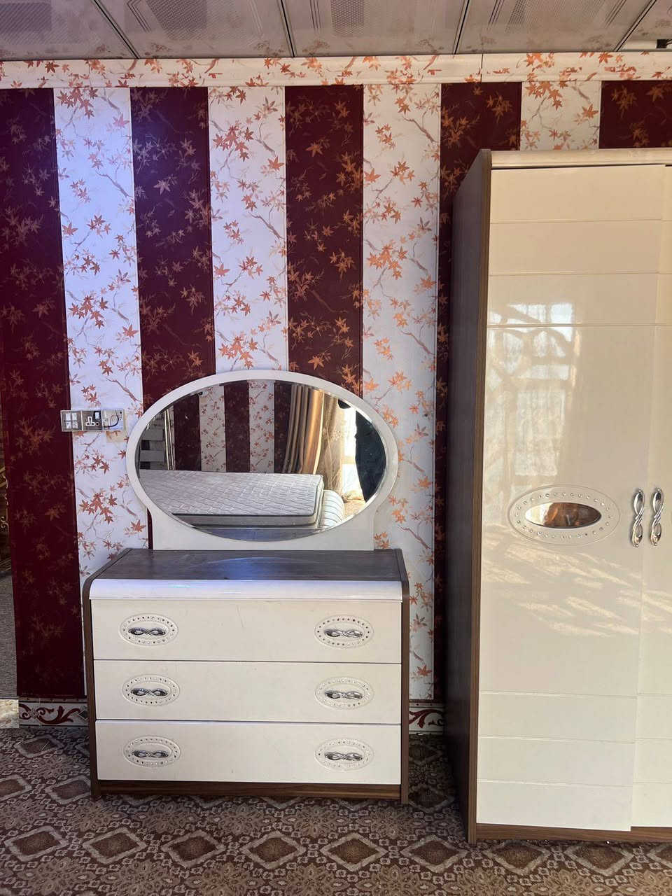 غرفه جديده استعمال شهر ازوج وسافر نضيفه والدوشك وياها مليون ونص وبيها مجال


**إذا كنت صاحب هذا الإعلان وتريد حذفه لأي سبب، رجاءا أرسل رسالة إلى الدعم الفني**