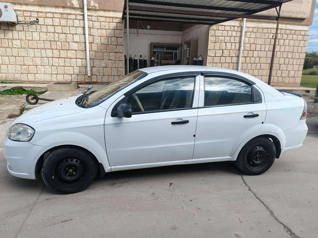 السلام عليكم
افيو 
موديل 2011
وارد كوري
سنوية 2029
محرك وكير شرط
تبريد وتدفئة شغال بشرط
محرك دبل كم شفت
ضررها صبغ جاملغ كدام بدون دواخل 
شرط التحويل 
السعر 72$
عنوان الموصل/بعويزة
***********
***********
