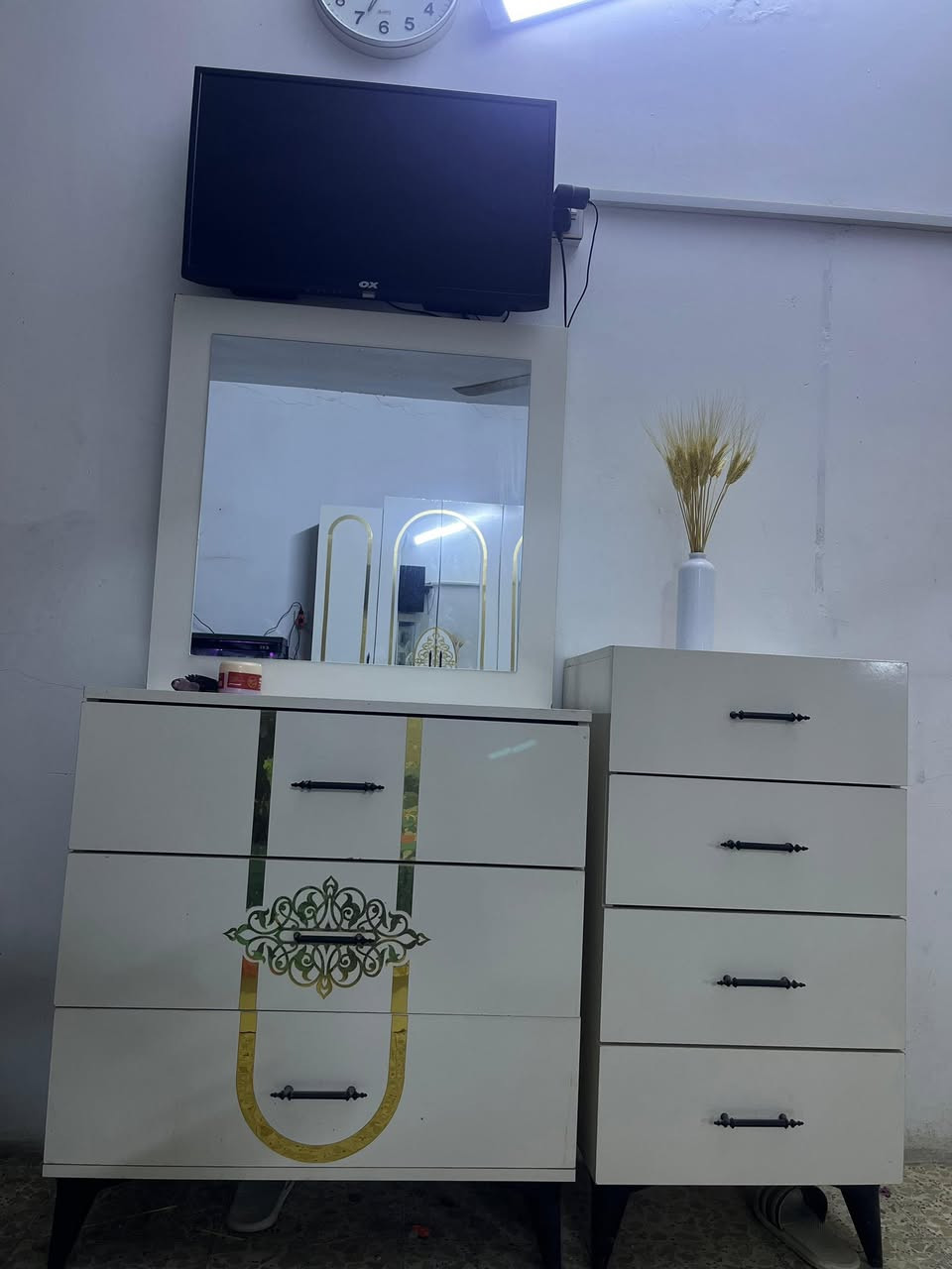 السلام عليكم 
غرفة تركية 10 قطع 
رايدها ب650 بيها مجال بسيط عنواني الشعب


**إذا كنت صاحب هذا الإعلان وتريد حذفه لأي سبب، رجاءا أرسل رسالة إلى الدعم الفني**