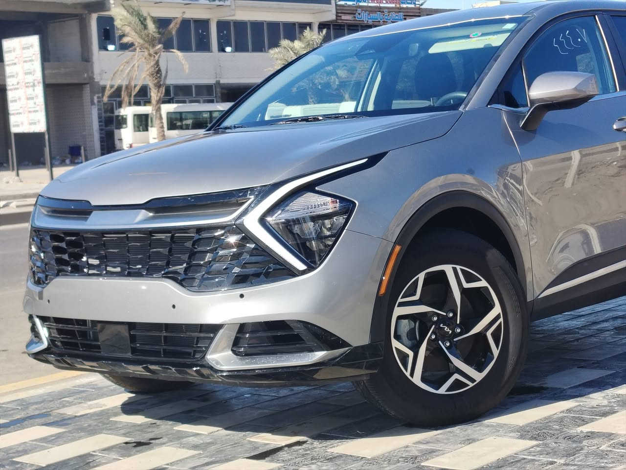 السلام عليكم كيا سبورتج موديل 2024 وارد امريكي حادث جاملغ بنيد مبدل فقط بدون رقم مواصفات السياره تحكم اربع جهات شاشة لمس كامرا خلفية رادار امامي رادار جوانب كراسي تدفا قطعتين تبريد حساسات خلفية أنظمة قياده ويلكب 17 محرك 2500  للاتصال على رقم *********** مكان بغداد زعفرانية يم جسر
