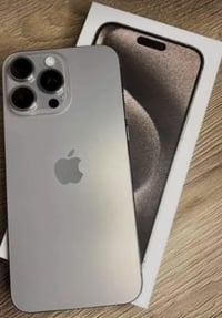 آيفون ١٥ برو ماكس • ٢٥٦ • بطاريه ٨٥