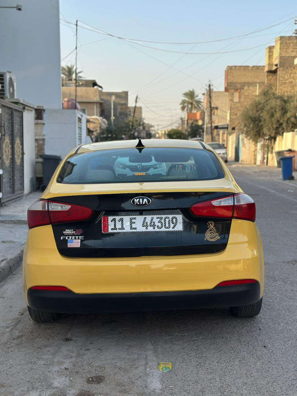 السلام عليكم كيا فورتي موديل 16وارد امريكي للبيع حادثها جاملغ وبنيد  بيها رعصات بسيطه كير محرك بلادي نظيف السيارة مناقصها بس مشط ستيرن بدايه طركعه بيها السياره باسمي عارضها 108 وبيها مجال للاستفسار. *********** بغداد, العراق
