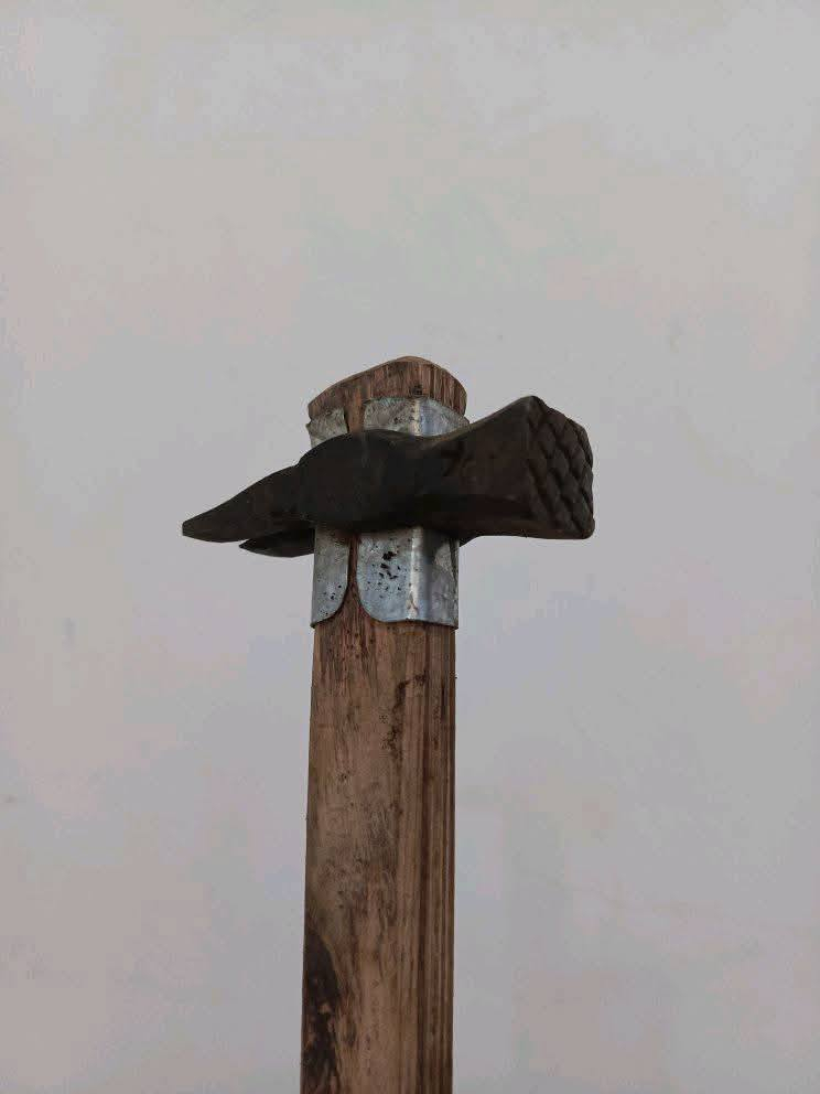 مطارق مصرية حديد فولاذ اصلي ظمان سنة بل مطرقة وحراجي جلد طبيعي للبيع الاستفسار *********** وتساب ..... ***********
