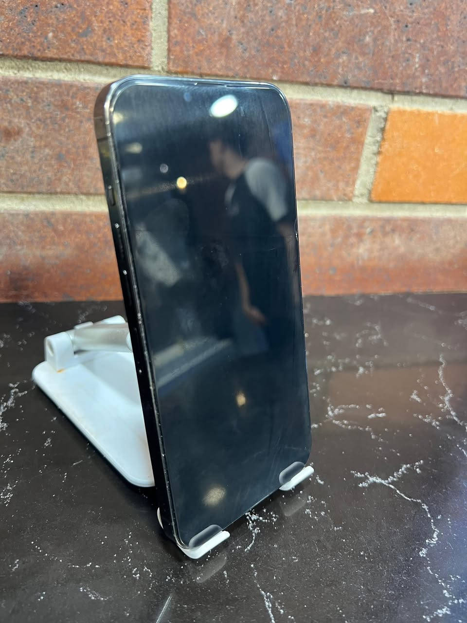 للبيع ايفون 13 بروماكس  ذاكرته256 كيكه جهاز لوك عيبه ضهره كاميراته فول شاشه بلادي فيس ايدي شغال جهاز مامفتوح كل بلادي شرط حاسبه تك  سيم ويدعم شريحه بطاريه بلادي80 شرط مايصرف شحن نموذج M أمريكي سعر575 وبي مجال خاص او اتصل ***********
