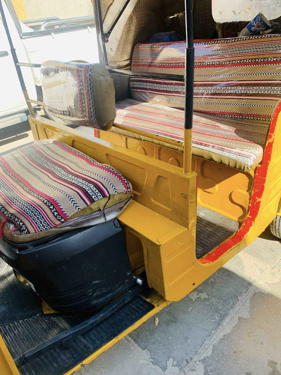 السلام عليكم تكتك ١٩ رقم وسنويه
تكتك خير من الله بيها ضربات خفيفه كدام عينك 
تكتك مكينه خير من الله لواحاتها ماشادهن موجودات 
معروضه ٦ وبيها مجال بسيط مكاني بغداد حي النصر 
***********
