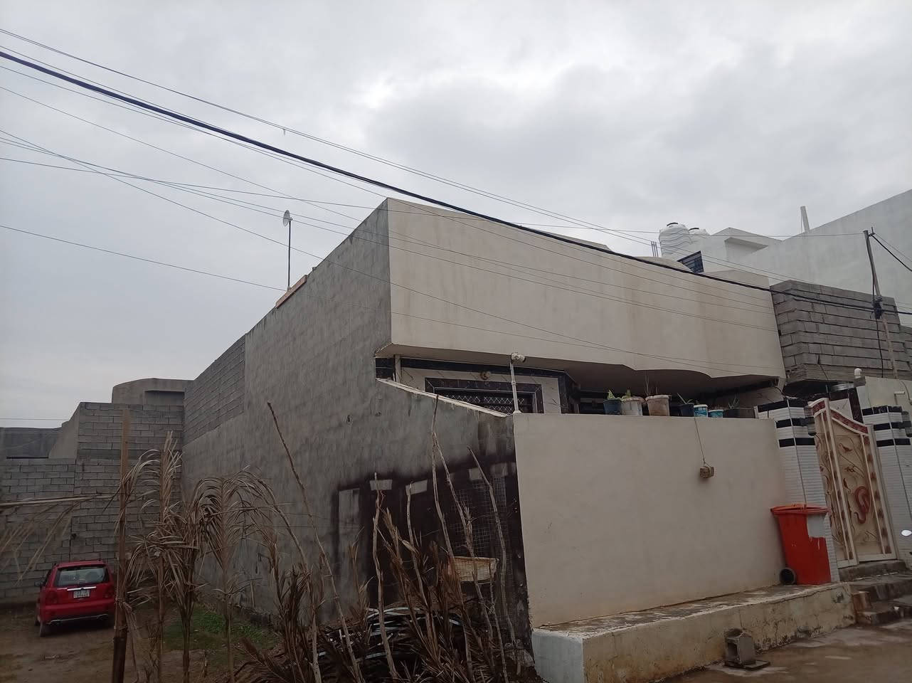 سلام عليكم
بيت للبيع
المساحه ١٦٥.
التفصيل
غرفتين نوم  وصاله واستقبال ومطبخ ومجمع صحيات
الموقع بل زراعي قرب علاوي حتروش🌹
 طابوسند زراعي سند ٢٥
الاستفسار***********
