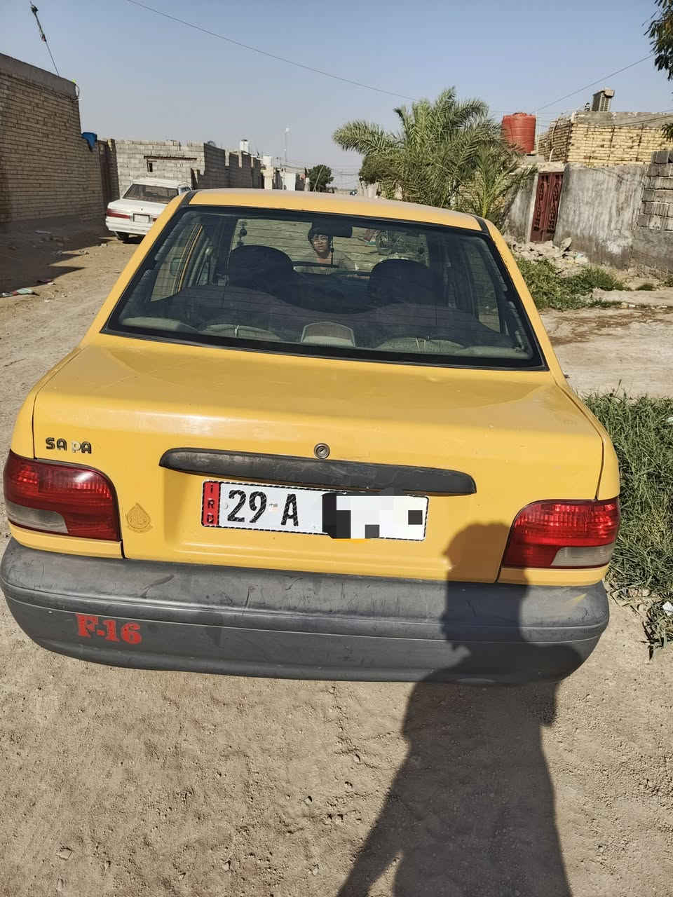 سلام عليكم سياره سايبه لبيع مديل 2016 سنويه ل 11 يله تسقط صدر جديد تخم تاير تبريد ثلج شرط بيها ضربه بجاملغ الامامي مثل ما موضح بصوره وبيها طخ بين البابتين بصيط كير محرك خير من الله المكينه  خيط بخار ترايك 120 سياره مصفره هيئه وغرامات بسم ابوي سياره ثاني يوم تحويل سعر 33 وبيها مجال اشراي *********** 
مكاني واسط قضاء الحي
