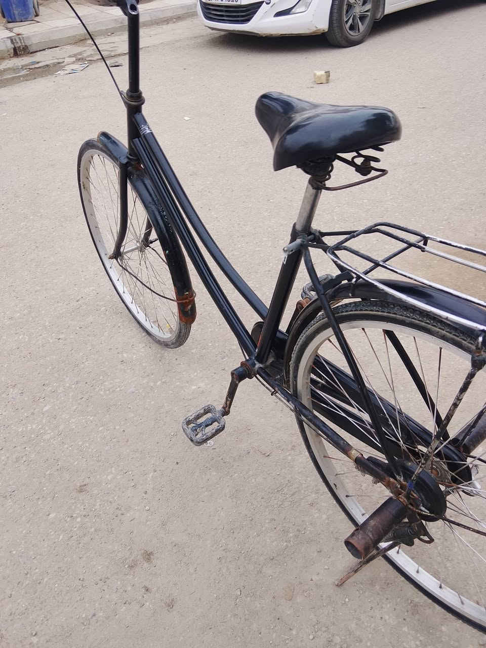 سلام عليكم باسكل البيع نضيف حجم 26 كامل وكلشي ما نقصه مكاني ناصريه حي اريدو *********** سعر 55 قفله
