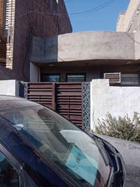 للبيع بيت 100م  زراعي طابق واحد لدوره بين لصحه وشارع 60.   بناء بلوك ب...