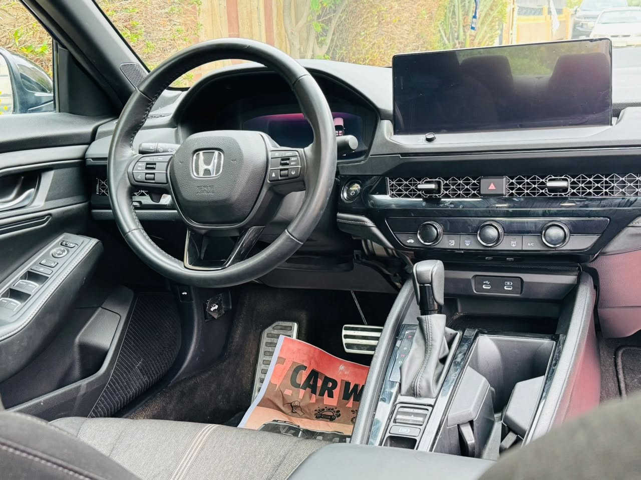 السلام عليكم
للبيع هوندا اكورد هايبرد موديل 2024
 فئه sport فول مواصفات:- مكينه 2000 هايبرد بصمه/بصمه ابواب/فتحه سقف / رادارات اماميه وخلفيه وجانبيه /كراسي كهرباء /تشغيل عن بعد /شاشه كبيره/كامره دواره/فول تحكم ستيرن/تحديد مسار/اوتو هولد/سايد بريك بصمه/كار بلي
وبعد هوايه مواصفات
( ماشية 15 الف    )   
وارد امريكي حادثها 
موضح بالصور فقط بنيد صبغ دواخل شواصي سليمه وعل فحص وين متحب تفحص 
صور الحادث ورقم الشاصي موجوده بلمنشور
السعر 209   ورقه وبي مجال 
مكان السياره المنصور 
***********
