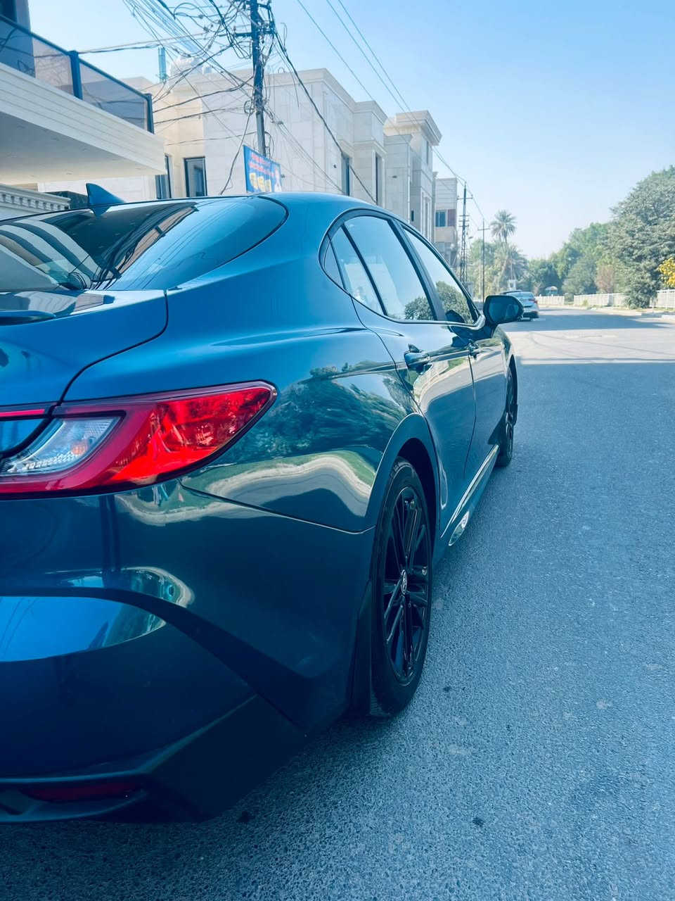 للبيع فقط
!! Toyota Camry SE Hybrid 2025 !!
          
              👌 مواصفات رياضة 👌

* ( رقم بغداد )
     
* المسافة المقطوعة : 10 الف كيلو متر
* سعة المحرك  2.5  هجين
* مقود تدفئه 
* مقود شفتات رياضة 
* دوسات بانزين بريك رياضة
*  تبريد شاشة كبيرة ديجتال 
* الدشبول شاشة كبيرة ديجتال 
* رادار أمامي 
* حساسات أمامية
* حساسات خلفية
* لايت زينون عالي/ناصي
* سلايد  فتحه سقف وضعيتين 
* مفتاح التشغيل بصمة
* تشغيل عن بعد
* شاشتين دجيتال كبيرة 
*  كاميرا دوارة
* الانارة الداخلية LED
* المقاعد جلد
* حركة المقاعد الأمامية كهرباء مع تدفئة
* الجامة الأمامية والخلفية هيترات ضد الضباب 
* مثبت السرعة
* وضعيات القاده 4 نورمال وقتصادي وسبورت و EV مود
* غيار السرعة / الگير(Traptronic units)
* حساسات ضغط اطارات
* قطعتين تبريد
* هاند بريك كهرباء
* ABS
* Auto Hold
* Auto Stop 
* تحديد المسار (Lane Assist )
* نظام مانع الانزلاق ( Traction Control )
* Bluetooth / USB 
* Wireless  شاحن هاتف

سيارة وارد امريكا حادث بسيط بدون دواخل وشواصي و جميع الايباكات سليمه 

السعر اتصل ودلل 
***********
