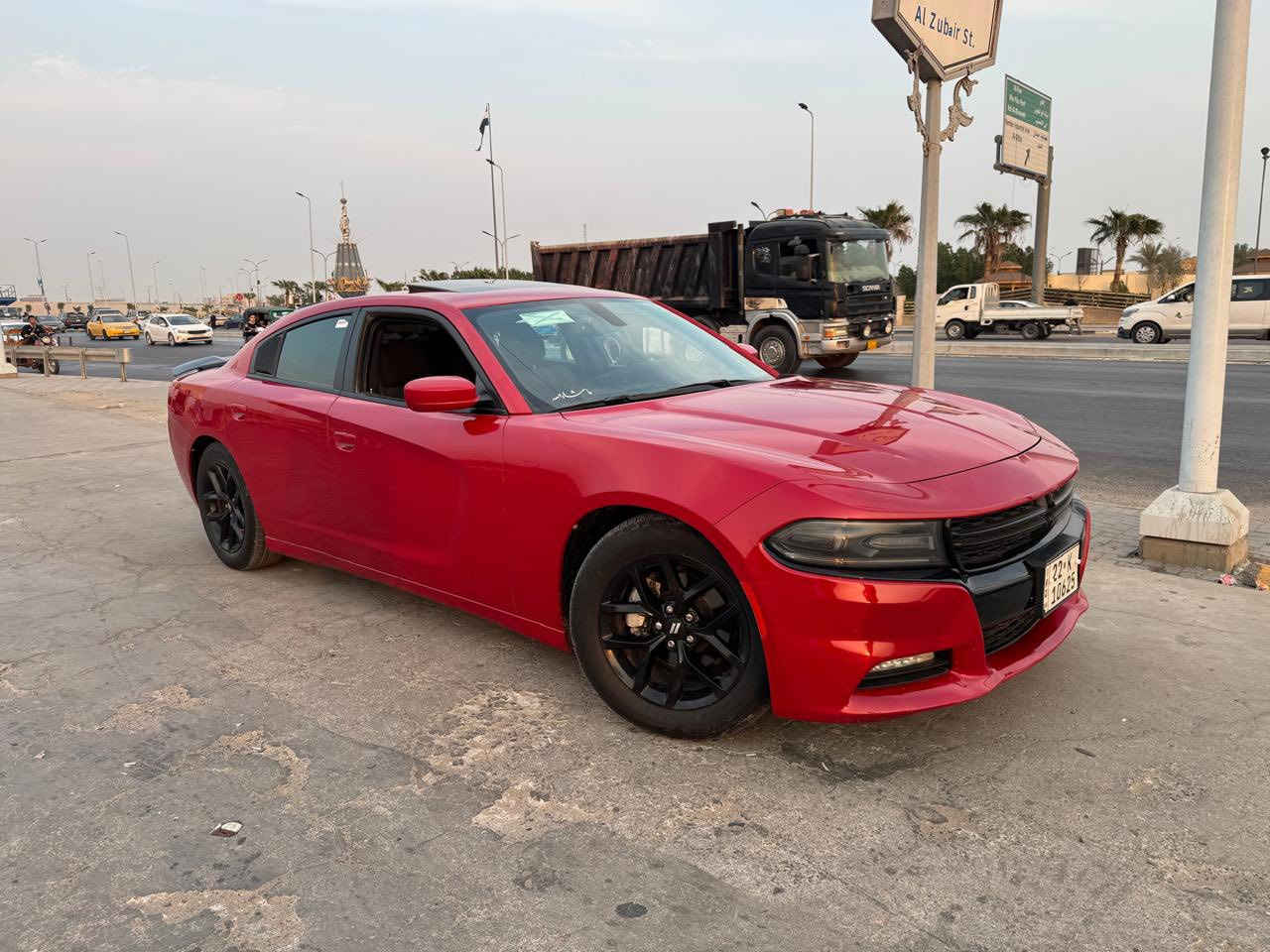 السلام عليكم 
جارجر 2015 وارد كندي 
بيهه بس بارد كلش خفيف الباب الخلفي 
السنويه منتهيه راعيهه بالبصره 
رقم اربيل 
السعر 206$
ماشيه 90 ميل 
***********
