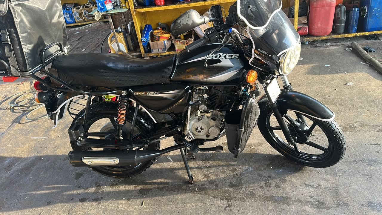 بوكسر لون اسود نضافتها ٩٠٪؜ دراجه بيت مو شغل مال منتسب السعر مليون وثمنيه وخمسين بغداد الشعله الخطيب الرقم *********** التوصل مع هذا الرقم
