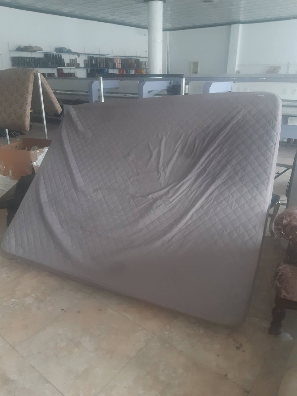 غرفة نوم بحالة جيدة مع دوشك طبي 175
دوشك طبي 50
طقم كنبات ١٠ نفر  كوشات متحركه مع طاولتين  50
ميز تلفزيون 15
ميز صغير 15
براد شغال ١٠٠% منظر بحالة جيدة  75
مبردة مع حديدة رفع 75 
تلفزيون + صحن مع شريط وصل من الصحن لل تلفزيون 100
مزهريات ورود 75
موكيتات ٣ كبار ١ صغير 50


**إذا كنت صاحب هذا الإعلان وتريد حذفه لأي سبب، رجاءا أرسل رسالة إلى الدعم الفني**