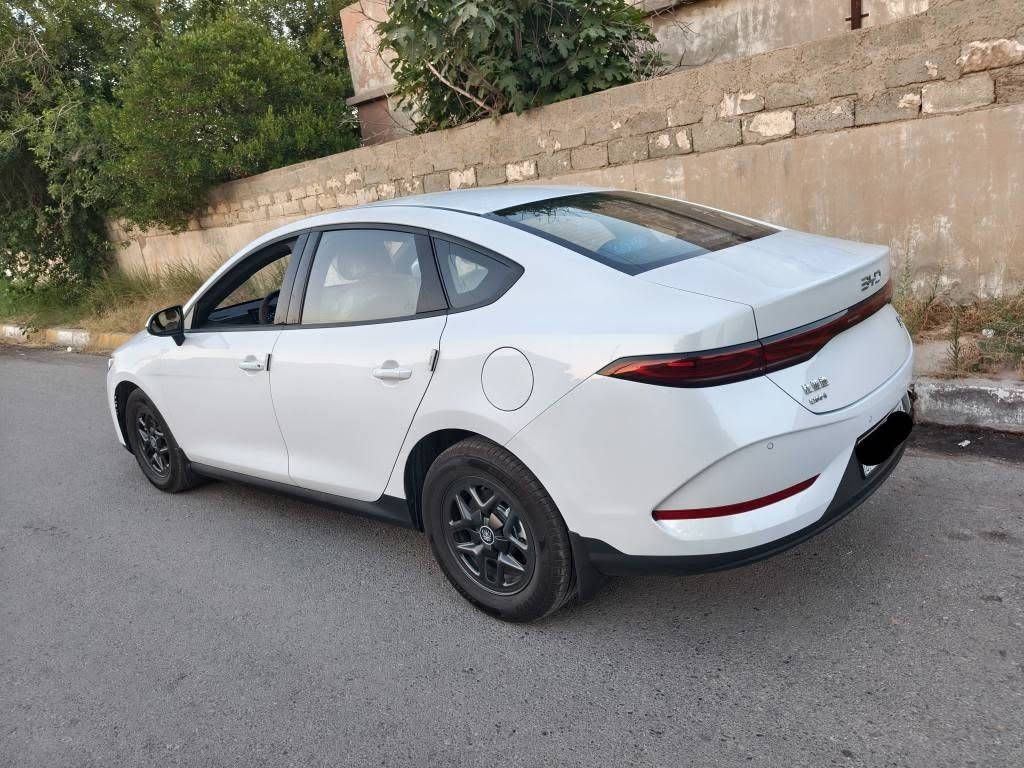 Byd qin plus 2025
تمشي بالتفويلة 2100k
السيارة زيروو مكفولة من كلشي 
ماشية (7000)كيلو بالضبط 
•(شحن_هايبرد بانزين) 
جميع ملحقاتها موجودة
• شاشة وسطية كبيرة
•شاشة كيج الكتروني
•تشغيل بصمة
•تشغيل عن بعد
• كارت تشغيل nfc
•ابواب بصمة
• سويج بصمة
•حساسات خلفية
•كامرة خلفية
•قطعتين تبريد
•لايتات زينون 
•كشنات جلد بيجي
•اوتو هولد
•تحكمات ستيرن
•حساسات اطارات
*لون ابيض
•منافذ شحن
•تحكم مري كهربائي
•اشاير بالمري
•شاحنة بلادي تجي  8 و 16 امبير انته تتحكم بيها تشحن السيارة ب ساعتين
•وضعيات ايكو_ سبورت _ نورمل
•بعدها بنايلون مال شركة
وبعد بيها هواي مواصفات
مرقمة كركوك كامل باسمي شرط التحويل 
مقدم على بطاقة بانزين 
مكانها كركوك
سعرها (126$)  مع المجال
للتواصل *********** كركوك, العراق
