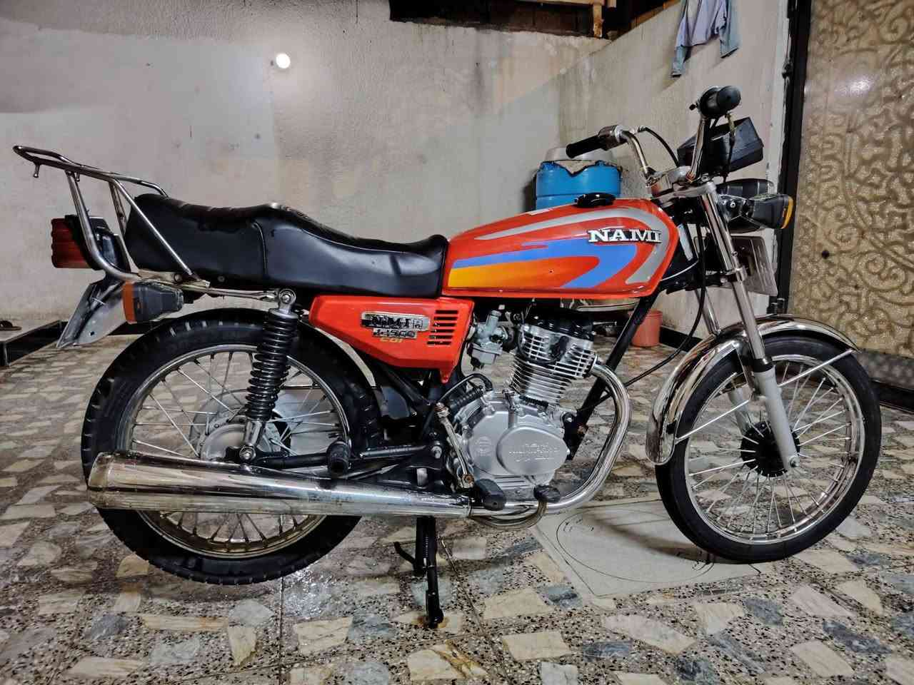 سلام عليكم دراجه ايراني رقم وسنويه تعمير ٢٥ دراجه جديده شوفت عينك معدل وشلعه مكينه خرسه عينه لايت بكلايت هورن كله جديد سعره ١٧٠٠ وبيه مجال قليل مكاني بصره ٥ ميل رقم ***********
