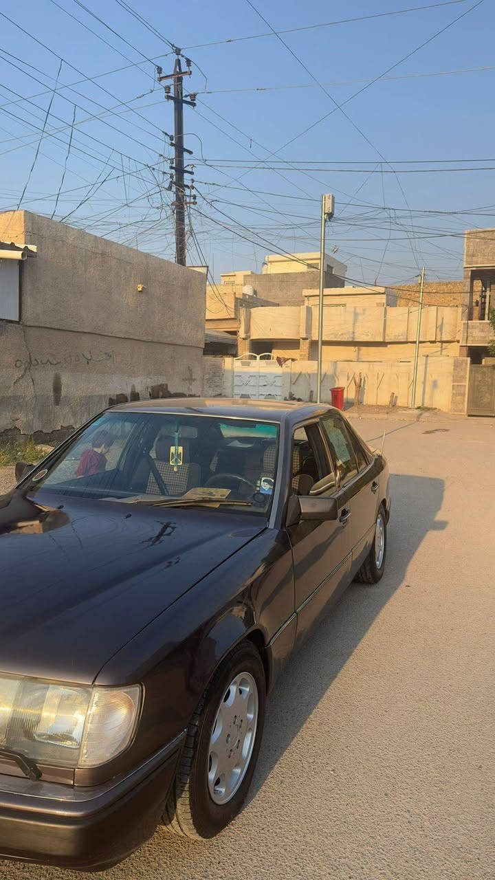 موديل ٩١ انبار . رقم مميز 
بدون ضربة قوية فقط بالجامرلوغ الخلفي وتعدلت بارد مصبوغة حزام جمالية 
السيارة بدون نقص قواعد دبل سليمة 
مكينة وكير ٣٠٠ اصل 
السعر المطلوب ٨٢ وبيها مجال مكانها بغداد الشرطة الرابعة 
للتواصل واتس اب او اتصال مباشر على هذا الرقم *********** او ***********
