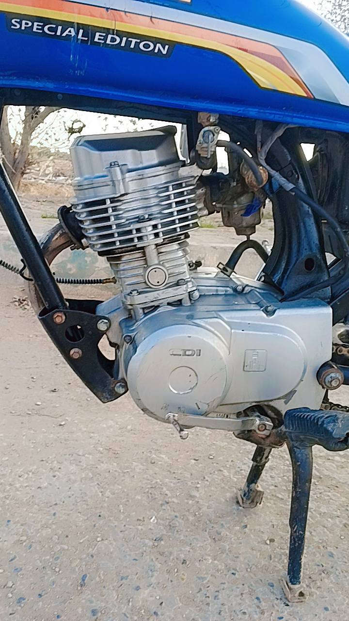 دراجه نامه شلامجه ٢٣مفتوحه ولفات الشاصي ١٦ ربع كلك مكفوله عن السرقه السعر ٤٥٠ مكاني الديوانيه الشافعية رجائن المو شراي لا يتعبني هاذا رقمي ***********
