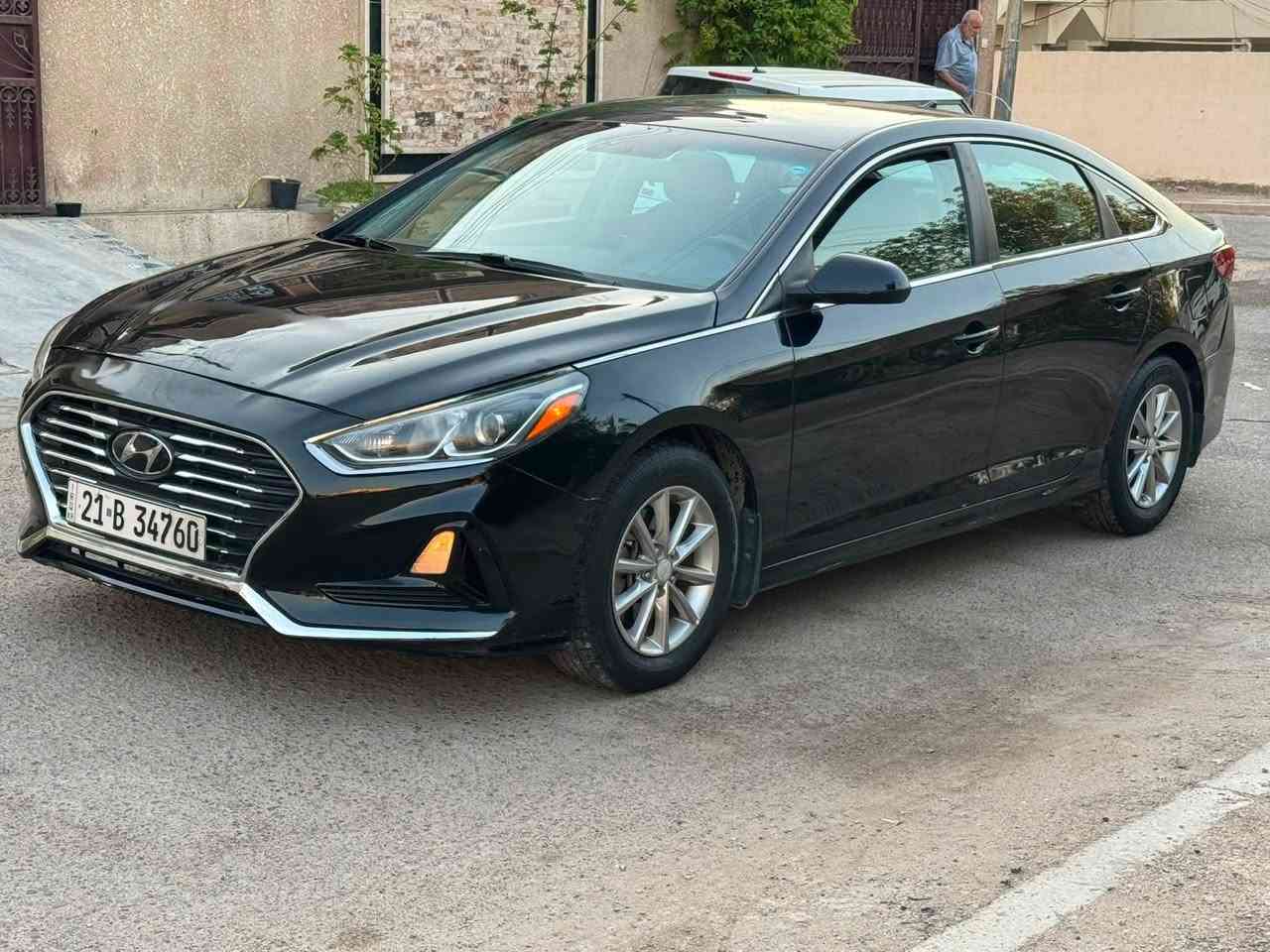 سوناتا 2018 للبيع 
وارد امريكي اخت الكلين صور الحادث بلمنشور بيهة صبغ شبرين بلبنيد فقط 
كير مكينه صدر نضيف جداً 
رقم سليمانيه بااسمي 
مكاني بغداد 
السعر :- 120 وبي مجال بسيط 
للاستفسار :- ***********

