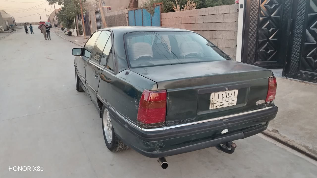 اوبل اوميكا. 93 سيدي كرستال
رقم كركوك مشروع وطني دفتر بنزين بسمي سياره
سعر ٣٢ 
رقم هاتف ***********

مكاني كركوك
