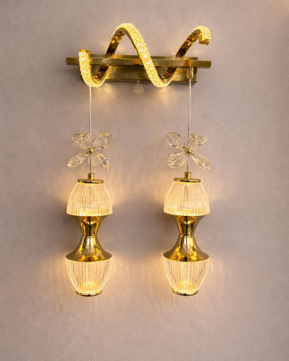 ✨ النرجس ✨
حين تتحوّل الإضاءة إلى تحفة فنية

براكيت جداري بتصميم فاخر
تناغم راقٍ بين الذهب اللامع والكريستال النقي
وهالة ضوئية أنيقة تزيّن الجدار وتمنحه حضوراً استثنائياً ✨

مصمّم لمن يختار الفخامة
ومناسب لأرقى المساحات:
▪ غرف النوم
▪ الصالات والمجالس
▪ الممرات الراقية

النرجس… لأن التفاصيل تصنع الفرق 💎
📩 للتواصل ومعرفة المزيد اتصال:***********
