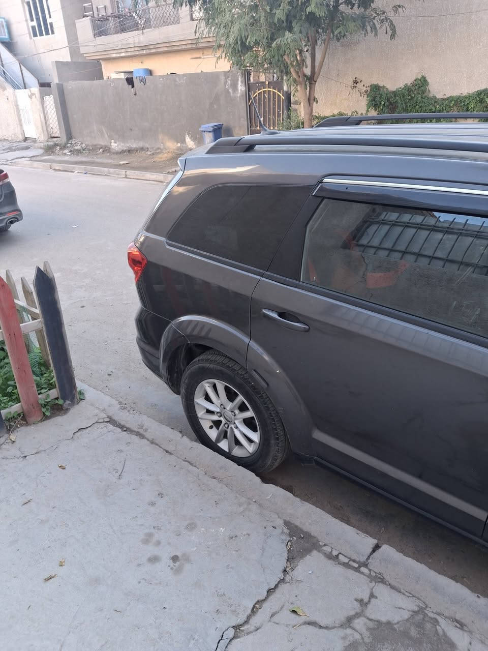 السلام عليكم اخوان دوج جورني للبيع موديل ٢٠١٦ نظيفة مالت جناي ٦ سلندر رقم ذي قار باسمي مشروع وطني حاليا بغداد صدر نظيف تخم تاير باتري جديد سلف جديد داينمو جديد محرك وتبريد ٣ قطع ٧راكب وتفحص على الجهازوتقتنع و تاخذ بيه طخة بالعراق الجاملغ الخلفي والباب ورة الصدر بيهن صبغ وتعديل على البارد وحادثه بأمريكا بس الدعامية الأمامية وصوره موجودة عندي رجاء الميشتري ليتصل سعره ١٣٥$ ورقة وبيه مجال بسيط وكل الهلال بالجد رقم الهاتف اسيا *********** واثير *********** وموجود بيهن وات ساب وكل الهلا
