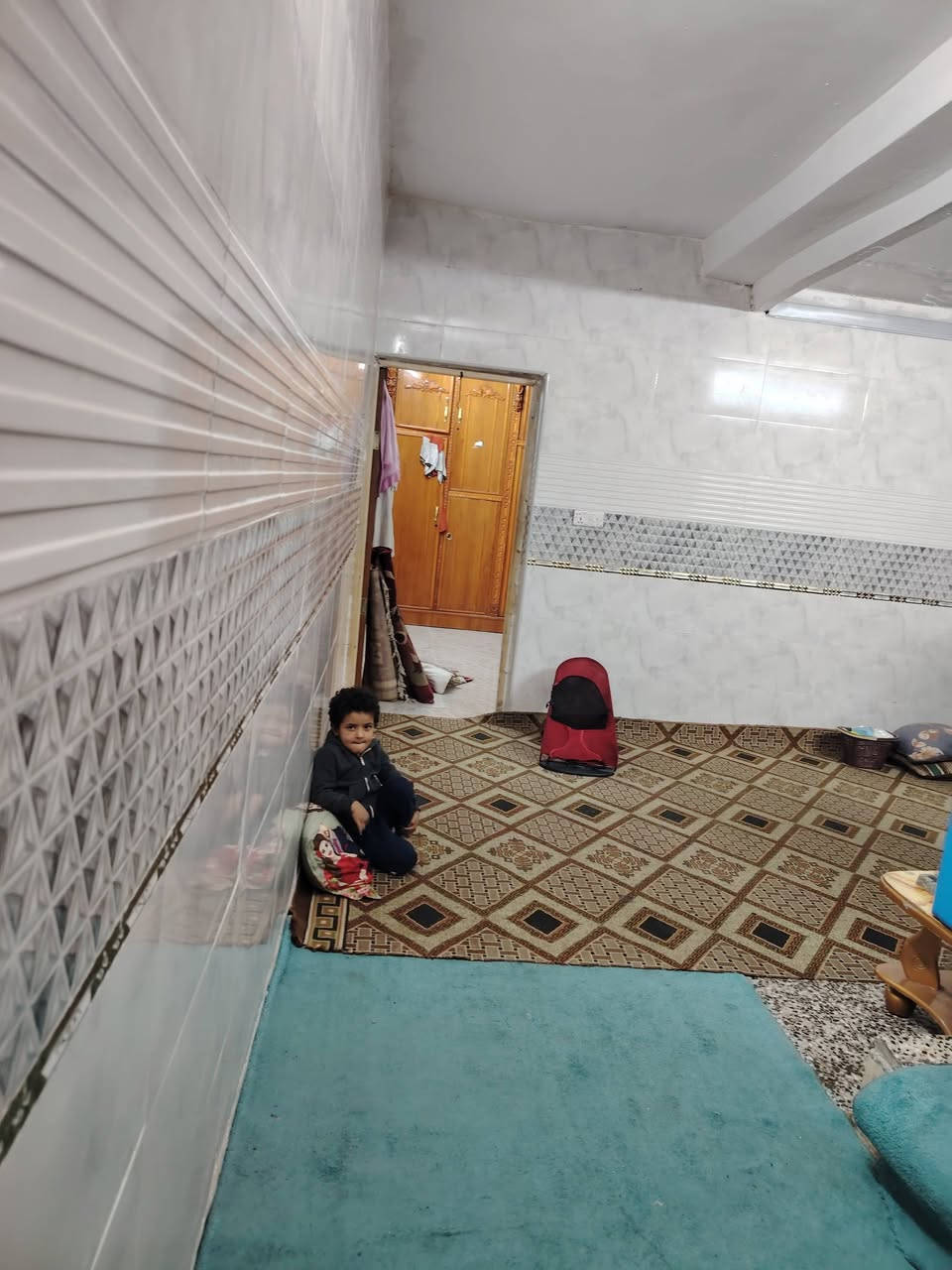 السلام عليكم ورحمة الله وبركاته وجمعه مباركه على الجميع نعرظ إليكم بيت في منطقة الحميديه بالقرب من المستوصف و المدرسه بيت طابق ونص مساحته 120 متر الأكثر استفسار الاتصال على الرقم *********** وبيه وتساب واني بخدمة الشراي
