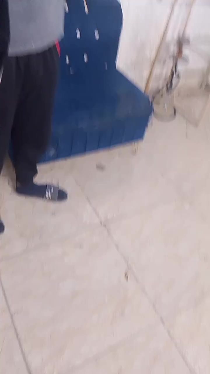 من رخصت صاحب لكروب محل كامل براجه مسرح واجهيتين  وجام خانه ست مترات بربعه ايجاره100رايده ب200وبيه مجال قليل رقمي***********
