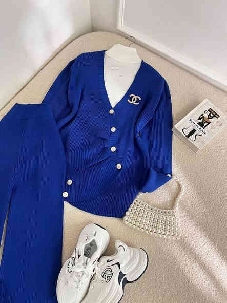 🌸  سوت تريكو صوف ناعم🌸

السعر ⚡️ 22

القياسات- فري سايز 
للحجز خاص او واتساب ***********
