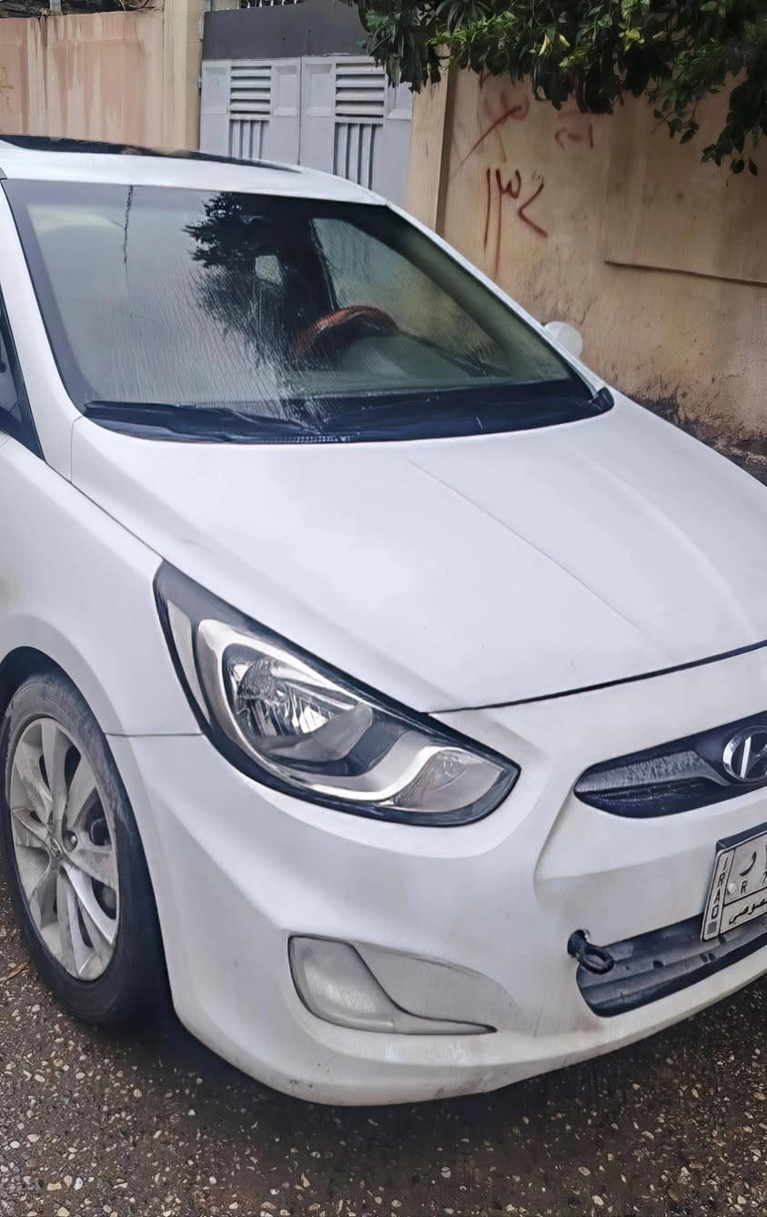 اكسنت خليجي موديل 2014.
السيارة بأسمي. تحكمات ستيرن. فول بس بدون بصمة. كوبون بانزين. ضررها جاملغ اليمين مبدل اصلي
السعر 116 وبيها مجال 
***********
