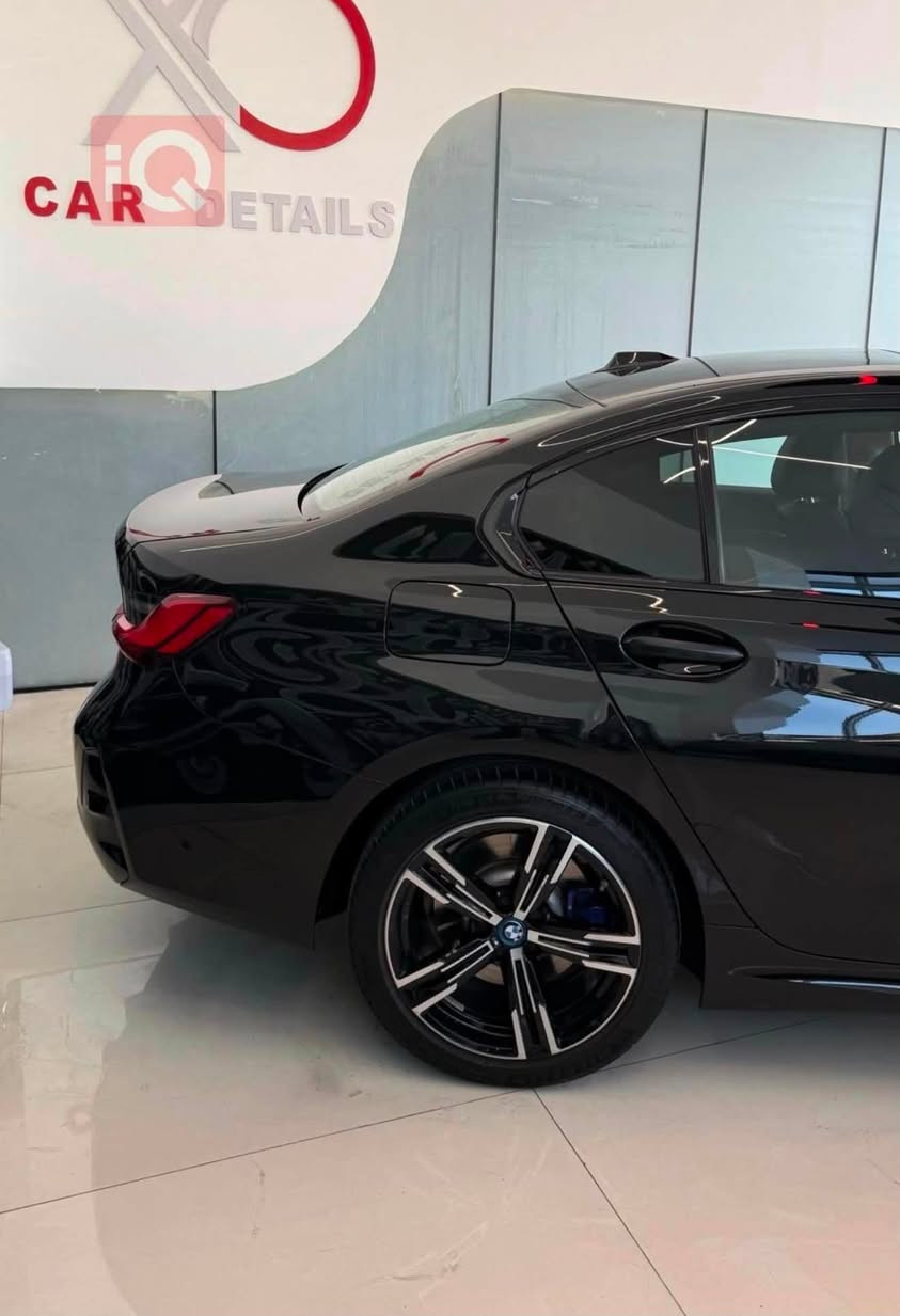 للبيع BMW 330e M Sport Package موديل 2024
• الموديل: 2024
• الفئة: 330e Plug-in Hybrid

• الباكج: M Sport Package أصلي

• المحرك: 2000 سي سي تيربو + نظام هجين (Hybrid)

• ناقل الحركة: أوتوماتيك 8 سرعات

• نظام الدفع: خلفي (RWD)

• اللون الخارجي: (اسود)

• اللون الداخلي: (اسود)

• الممشى: (13.000km)

المواصفات:

✓ M Sport Package أصلي

✓ شاشة كبيرة مع نظام iDrive

✓ Apple CarPlay و Android Auto

✓ كاميرا خلفية وحساسات أمامية وخلفية
ف
✓ مقاعد رياضية

✓ إضاءة LED

✓ تشغيل بصمة

✓ فتحة سقف

✓ تحكم بالمقود

✓ مثبت سرعة

✓ جنوط M Sport أصلية

السيارة بحالة ممتازة جداً وخالية من الأعطال، جاهزة للفحص بأي مكان.

حادثها جاملغ خلفي صبغ + تبديل بابين سائق وخلف السائق بلادي نفس اللون 

مكانها : بغداد العامريه 

السعر : 28.800$

للاستفسار :***********
