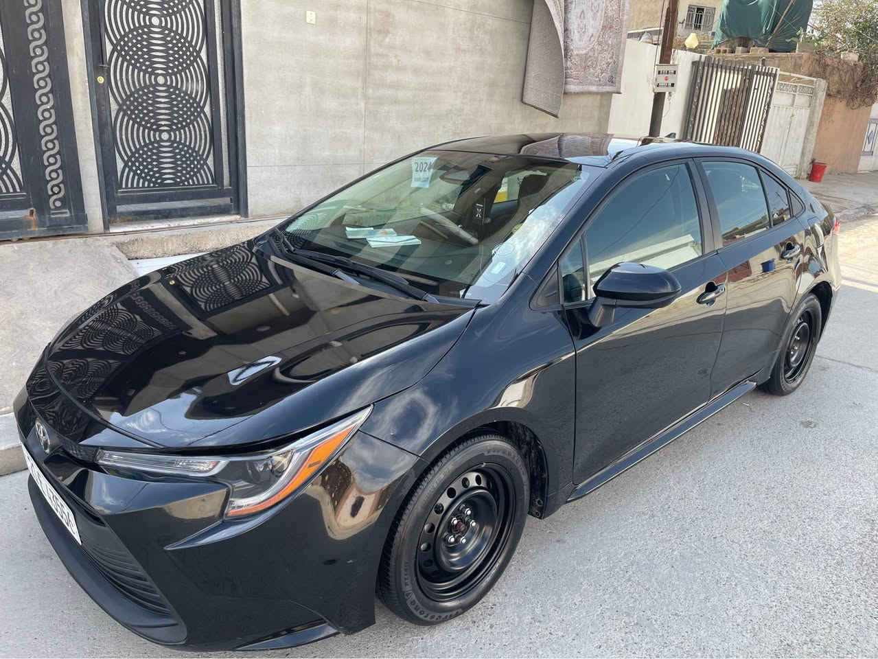 سيارة كورلا 2024 وارد امريكي Le صورة الحادث موجود بصورة بونيد تجاري وبيها اشوية دواخل ماشيه 29 ميل
مكان السيارة كركوك 
***********
*********** بيها واتس اب كركوك, العراق
